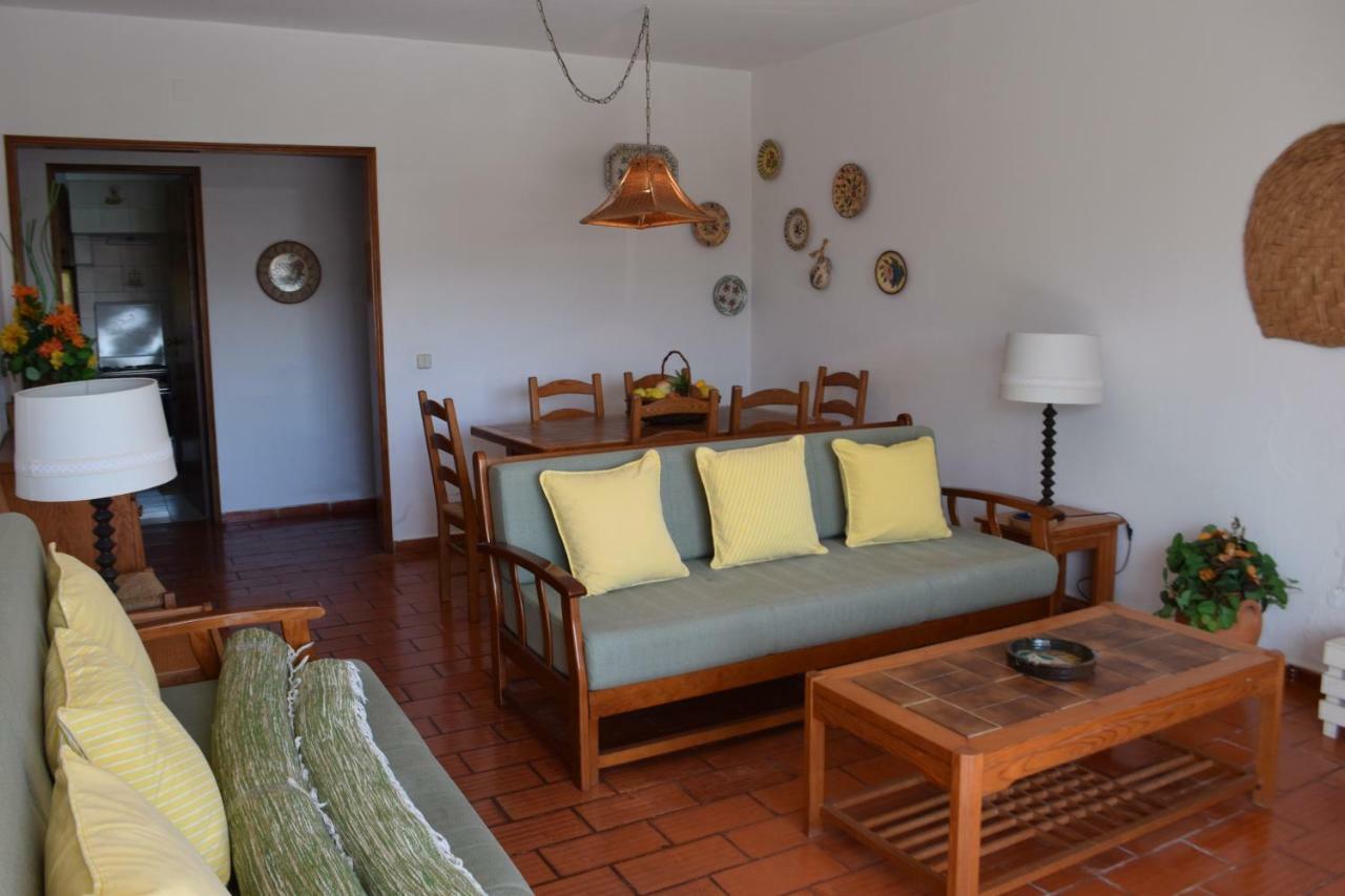 Apartamento T2 Com Piscina E Wifi A 350 Metros Da Praia Olhos de Agua  Luaran gambar